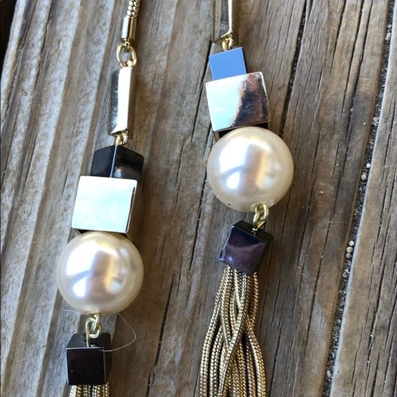 WHBM BNWT Pale Gold Tone Faux Pearl Geometric Tassel Necklace! - Picture 4 of 12